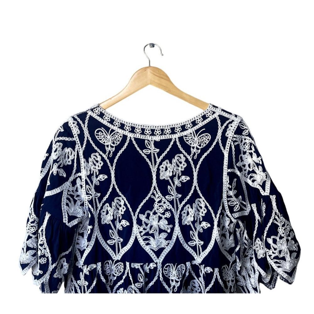 Kindred‎ Anthropologie Blue Embroidered Floral Sz M Peasant Bell Sleeve Top - Picture 5 of 9